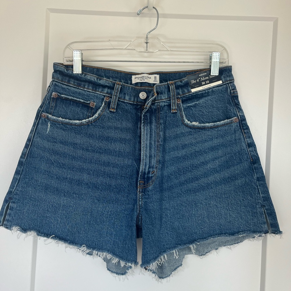 NWT Abercrombie & Fitch High Rise 4" Mom Short - Curve Love